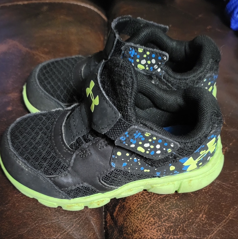 Under Armour Kids' Black and Neon Green Sneakers